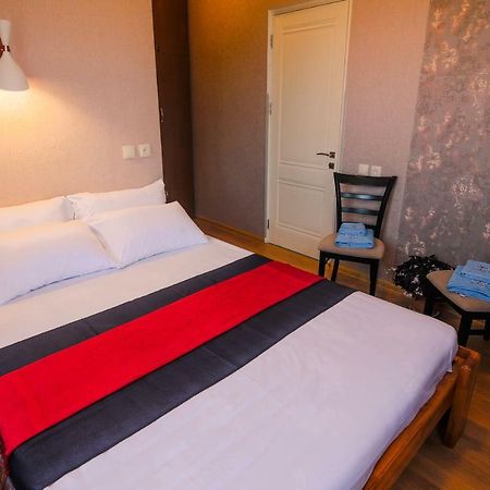 Luca Lili Hotel Szenaki Kültér fotó