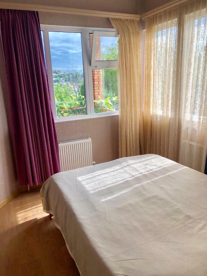 Luca Lili Hotel Szenaki Kültér fotó