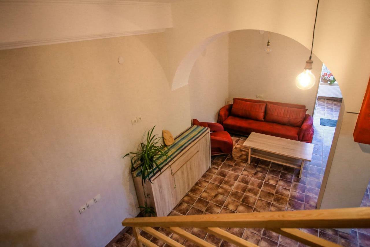 Luca Lili Hotel Szenaki Kültér fotó
